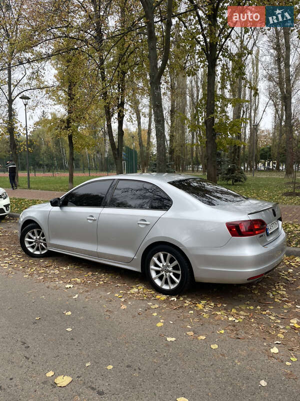 Седан Volkswagen Jetta 2010 в Киеве фото 11 Седан Volkswagen Jetta 2010 в Киеве