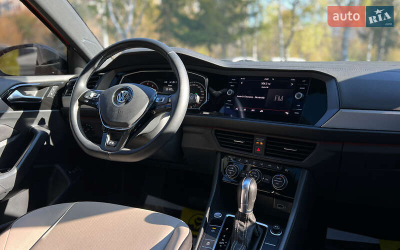 Седан Volkswagen Jetta 2019 в Львове