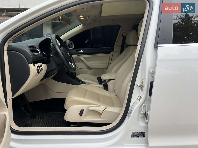 Универсал Volkswagen Jetta 2012 в Киеве