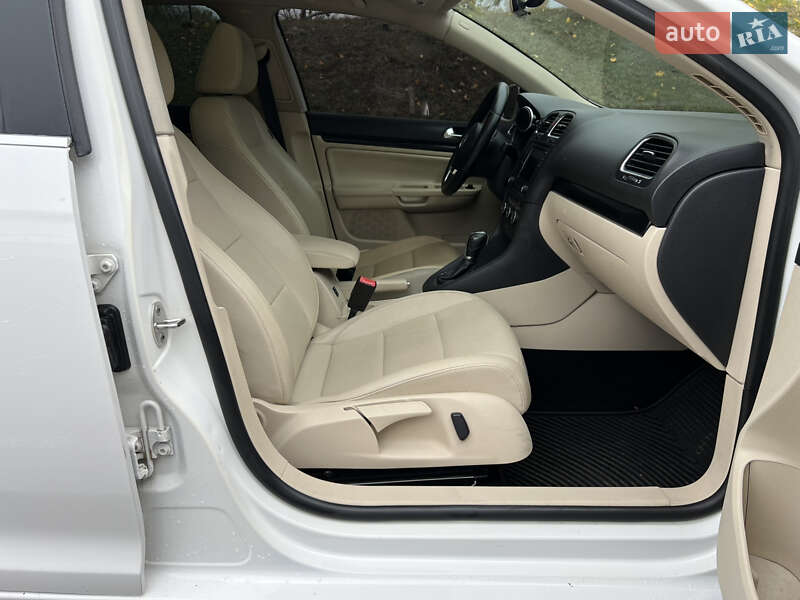 Универсал Volkswagen Jetta 2012 в Киеве