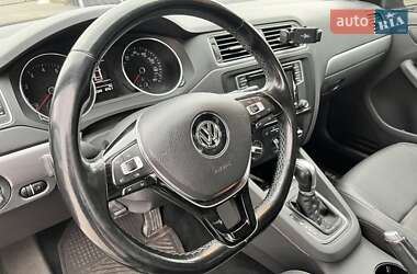Седан Volkswagen Jetta 2017 в 