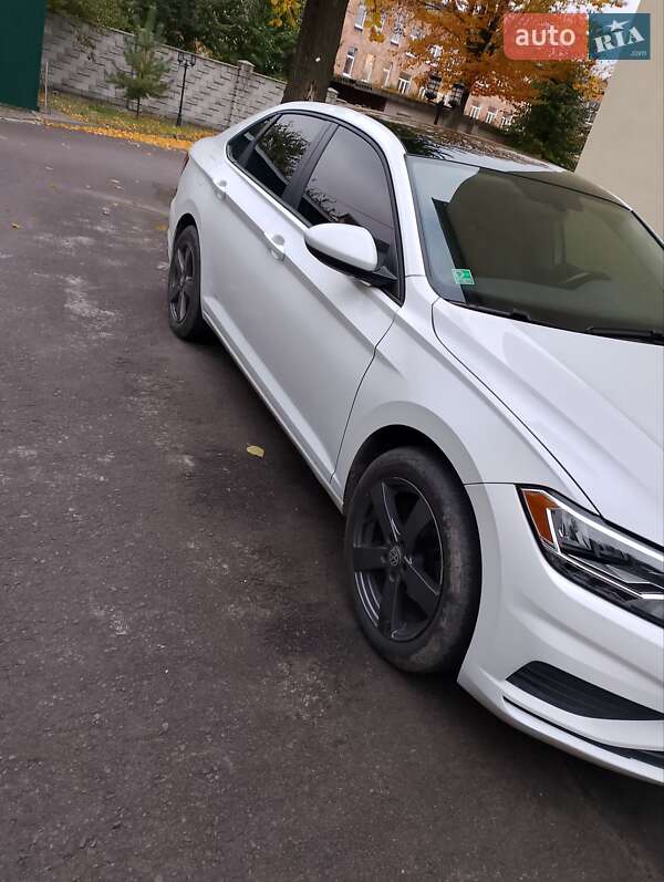 Седан Volkswagen Jetta 2018 в Рівному