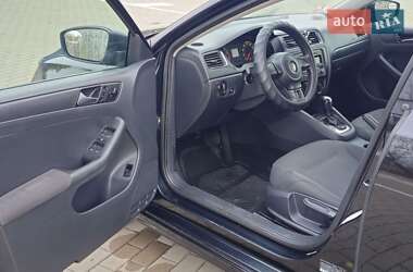 Седан Volkswagen Jetta 2011 в 