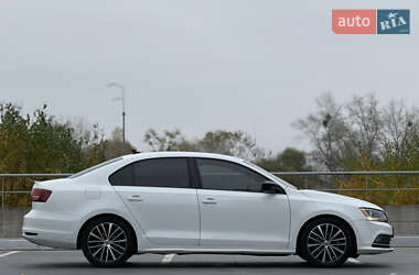 Седан Volkswagen Jetta 2015 в  фото 9 Седан Volkswagen Jetta 2015 в