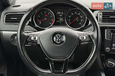 Седан Volkswagen Jetta 2015 в  фото 24 Седан Volkswagen Jetta 2015 в