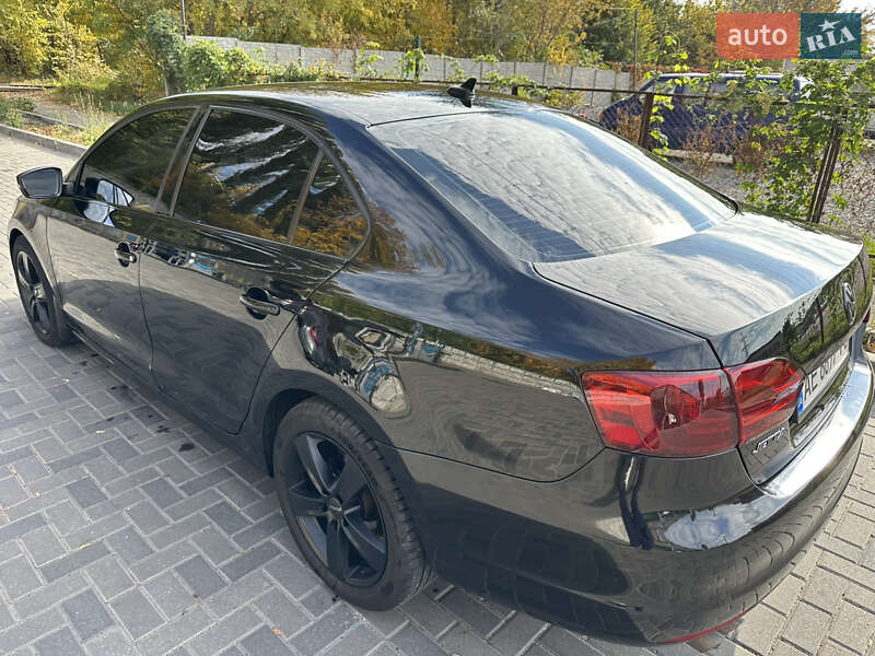 Седан Volkswagen Jetta 2012 в Дніпрі