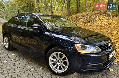 Седан Volkswagen Jetta 2014 в Черновцах