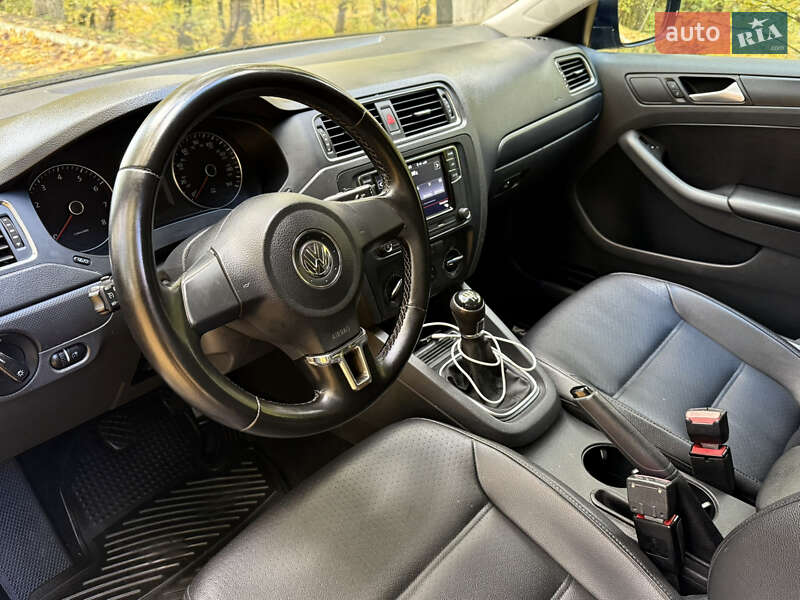 Седан Volkswagen Jetta 2014 в Черновцах фото 34 Седан Volkswagen Jetta 2014 в Черновцах