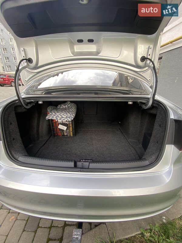 Седан Volkswagen Jetta 2015 в Ивано-Франковске фото 10 Седан Volkswagen Jetta 2015 в Ивано-Франковске