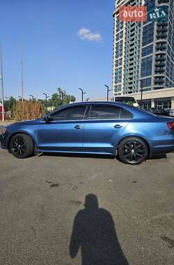Седан Volkswagen Jetta 2017 в 