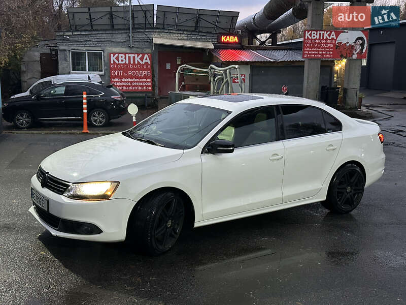 Седан Volkswagen Jetta 2013 в Киеве