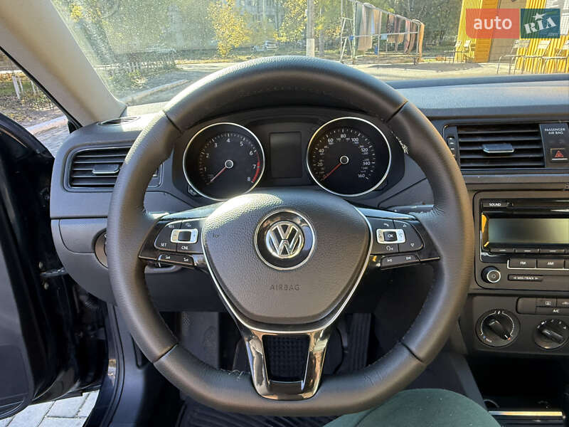 Седан Volkswagen Jetta 2015 в Запорожье