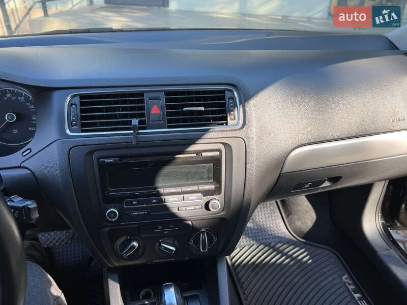 Седан Volkswagen Jetta 2013 в Измаиле