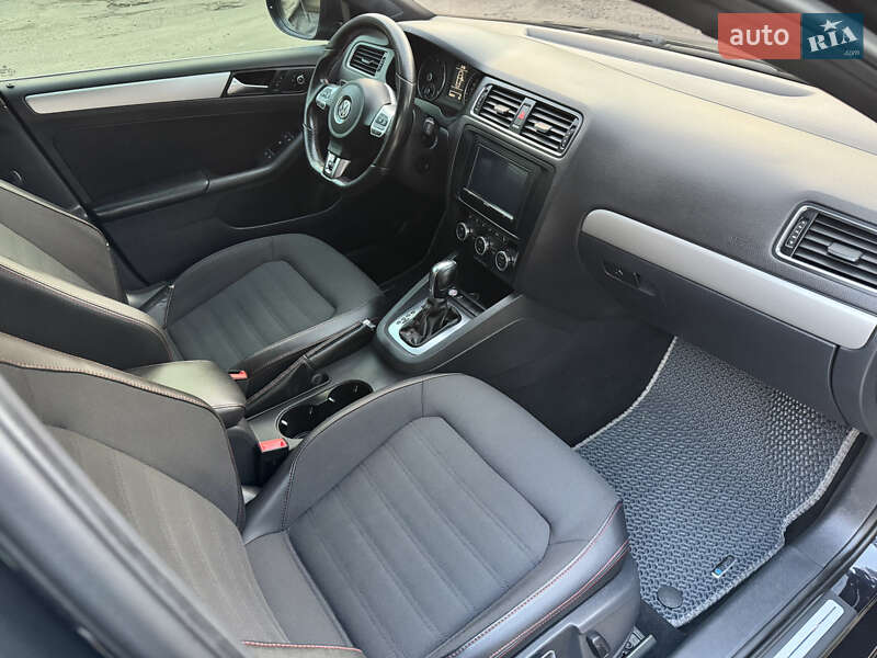 Седан Volkswagen Jetta 2013 в Одессе