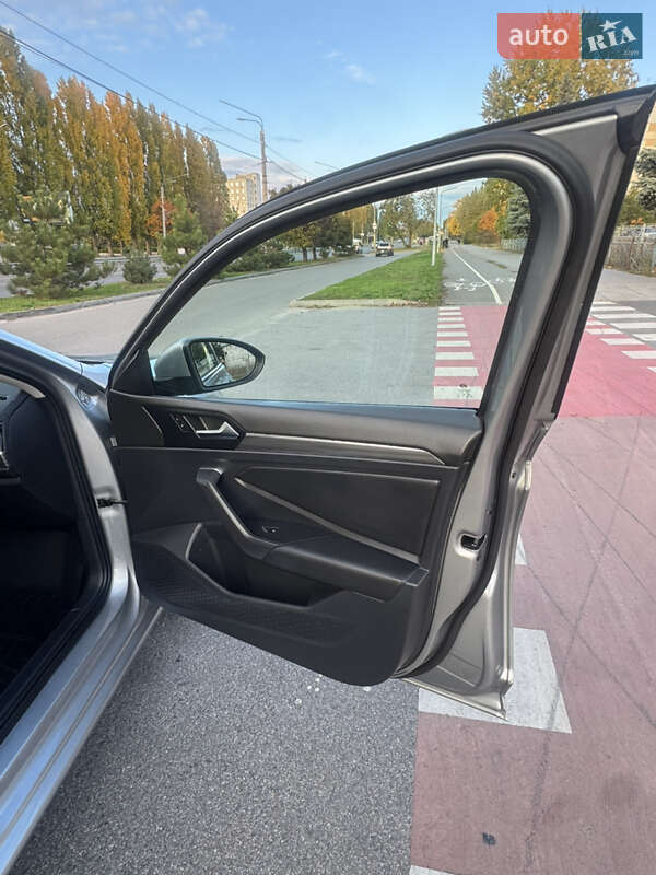 Седан Volkswagen Jetta 2019 в Черкассах