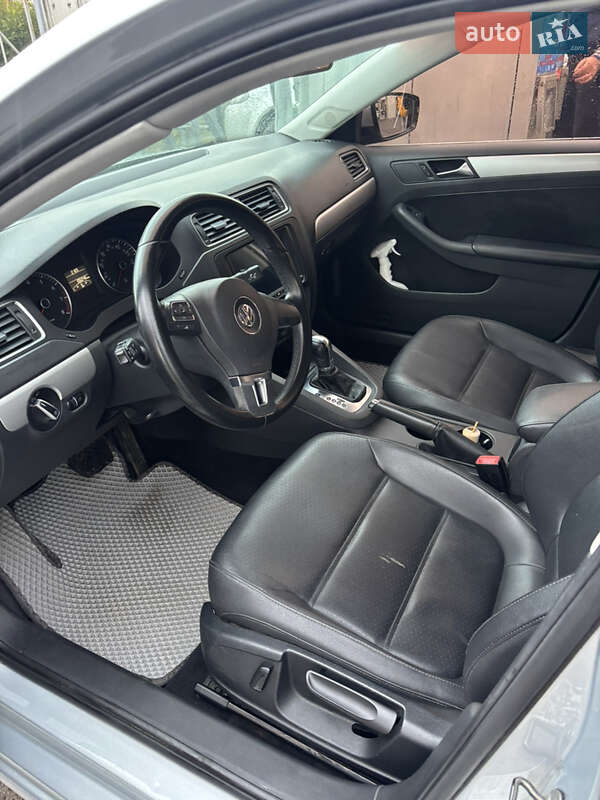 Седан Volkswagen Jetta 2012 в Києві фото 7 Седан Volkswagen Jetta 2012 в Києві