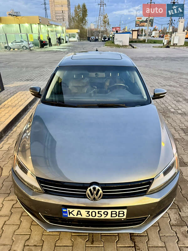 Седан Volkswagen Jetta 2013 в Киеве