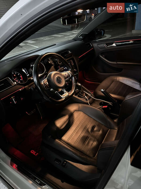 Седан Volkswagen Jetta 2017 в Киеве фото 9 Седан Volkswagen Jetta 2017 в Киеве