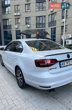 Седан Volkswagen Jetta 2016 в  фото 5 Седан Volkswagen Jetta 2016 в