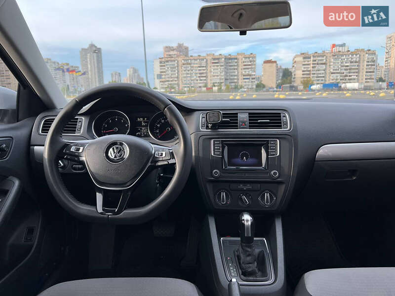 Седан Volkswagen Jetta 2017 в Киеве