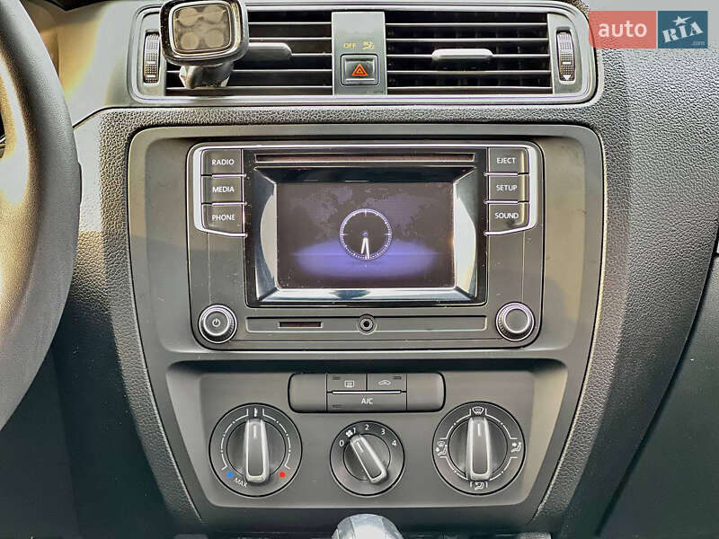 Седан Volkswagen Jetta 2017 в Киеве