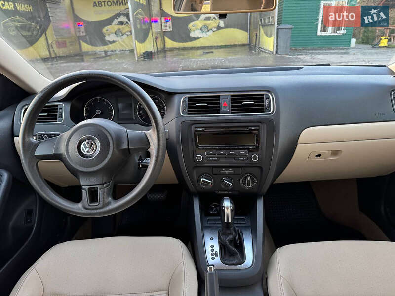 Седан Volkswagen Jetta 2012 в Вінниці