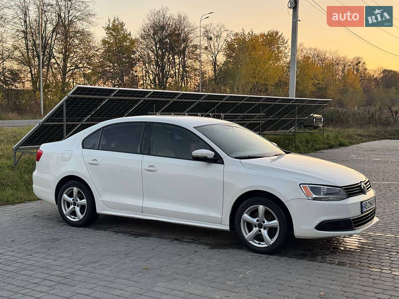 Седан Volkswagen Jetta 2012 в Вінниці