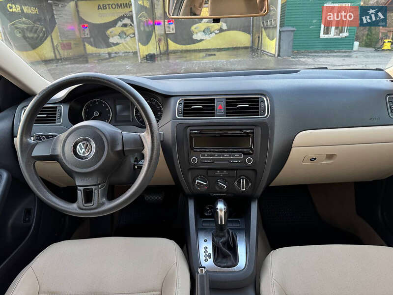 Седан Volkswagen Jetta 2012 в Вінниці