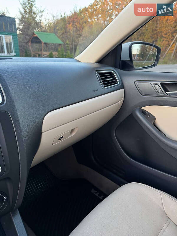 Седан Volkswagen Jetta 2012 в Вінниці