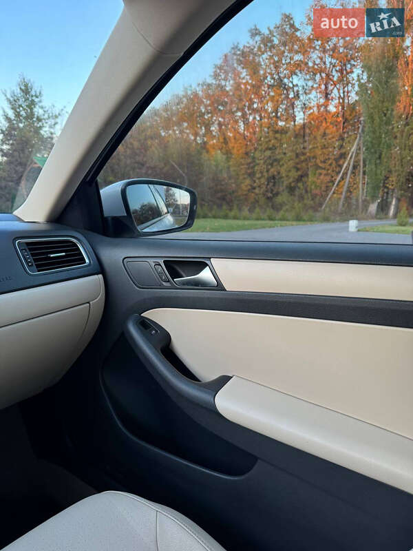 Седан Volkswagen Jetta 2012 в Вінниці