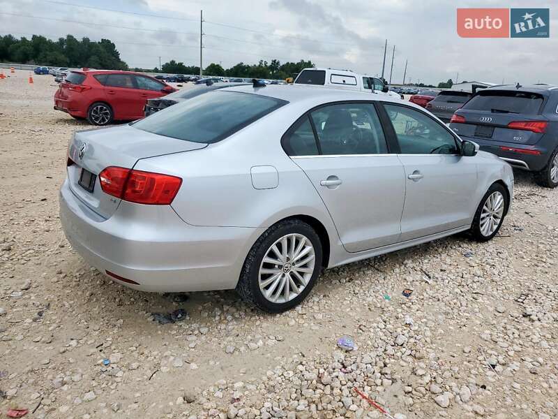 Седан Volkswagen Jetta 2013 в Ивано-Франковске фото 4 Седан Volkswagen Jetta 2013 в Ивано-Франковске