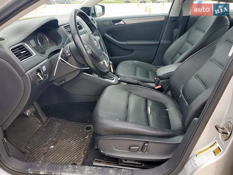 Седан Volkswagen Jetta 2013 в Ивано-Франковске фото 8 Седан Volkswagen Jetta 2013 в Ивано-Франковске