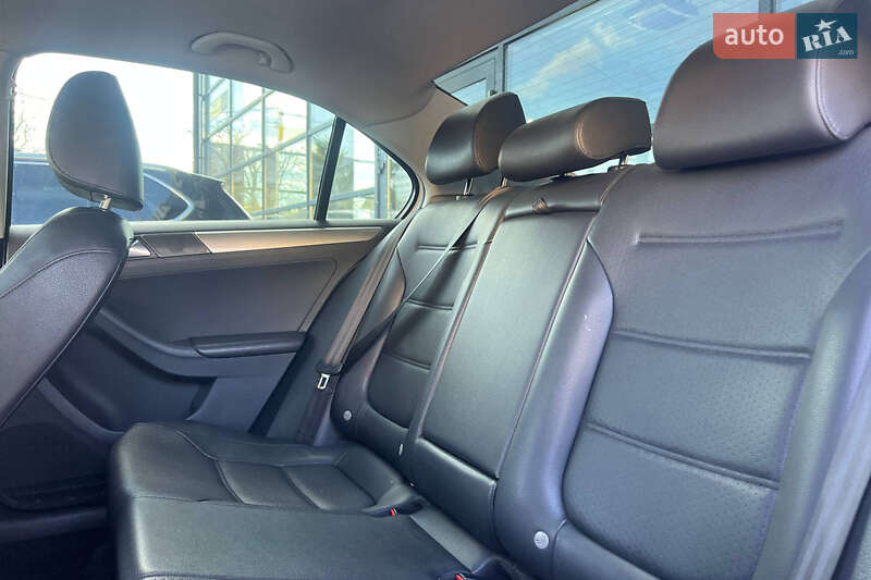 Седан Volkswagen Jetta 2015 в Івано-Франківську фото 18 Седан Volkswagen Jetta 2015 в Івано-Франківську