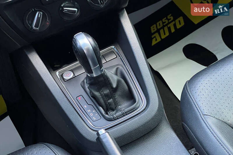 Седан Volkswagen Jetta 2015 в Івано-Франківську фото 23 Седан Volkswagen Jetta 2015 в Івано-Франківську