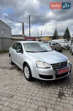 Седан Volkswagen Jetta 2009 в Луцьку