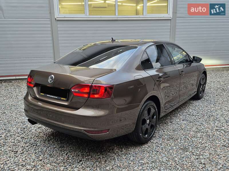 Седан Volkswagen Jetta 2013 в Киеве фото 8 Седан Volkswagen Jetta 2013 в Киеве