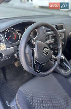 Седан Volkswagen Jetta 2016 в Тернополе