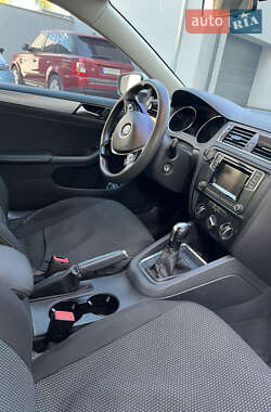 Седан Volkswagen Jetta 2016 в Тернополе