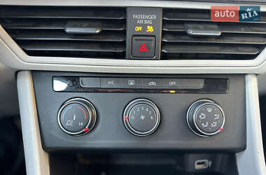 Седан Volkswagen Jetta 2019 в  фото 20 Седан Volkswagen Jetta 2019 в