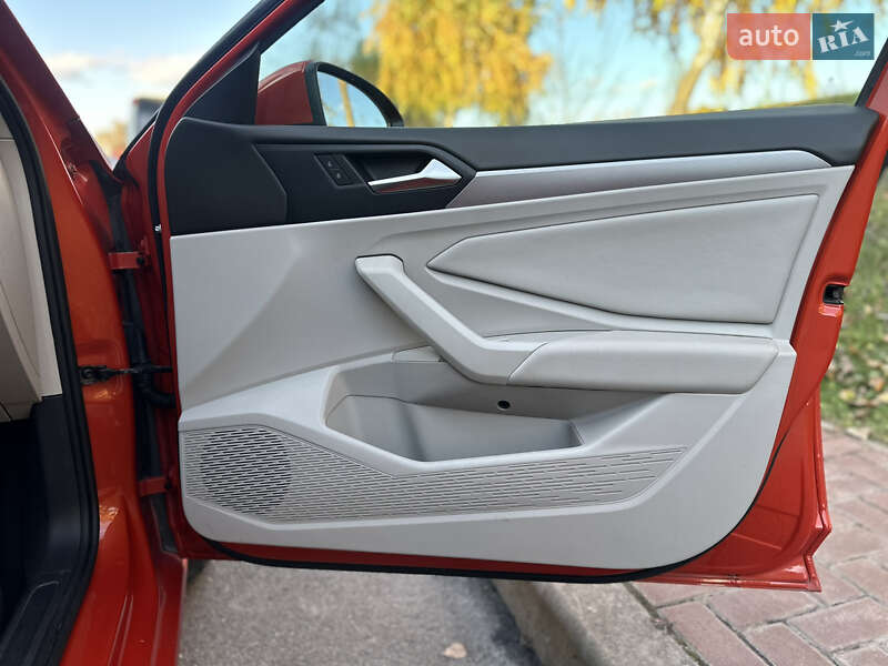 Седан Volkswagen Jetta 2019 в Киеве фото 33 Седан Volkswagen Jetta 2019 в Киеве