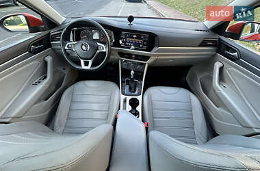 Седан Volkswagen Jetta 2019 в  фото 38 Седан Volkswagen Jetta 2019 в