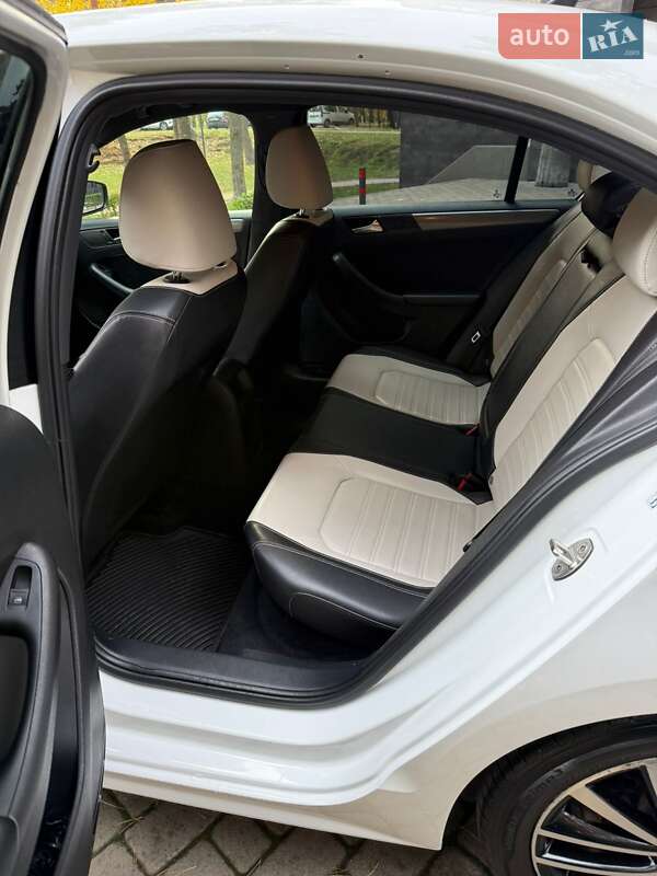 Седан Volkswagen Jetta 2015 в Броварах фото 14 Седан Volkswagen Jetta 2015 в Броварах