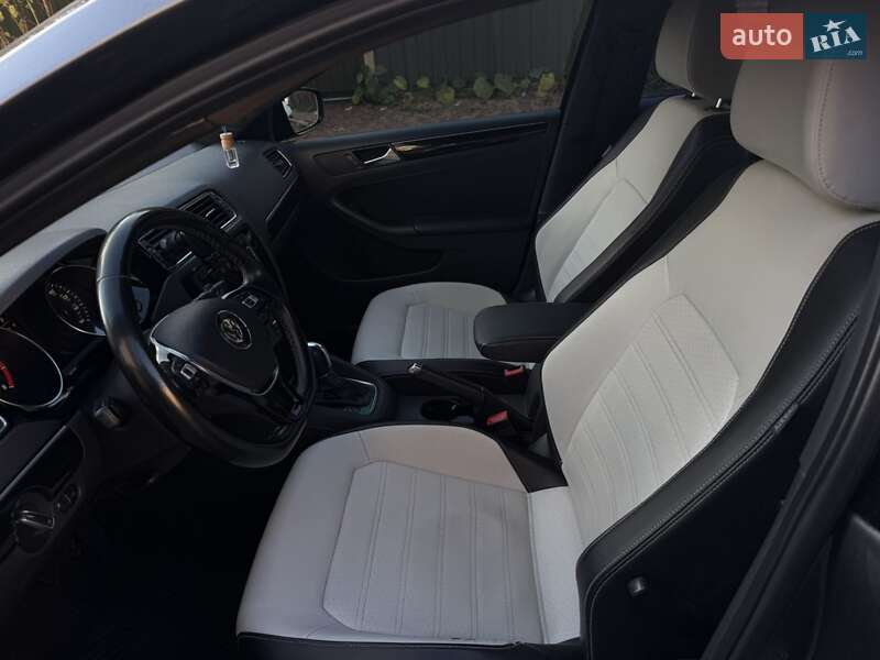 Седан Volkswagen Jetta 2015 в Киеве фото 14 Седан Volkswagen Jetta 2015 в Киеве