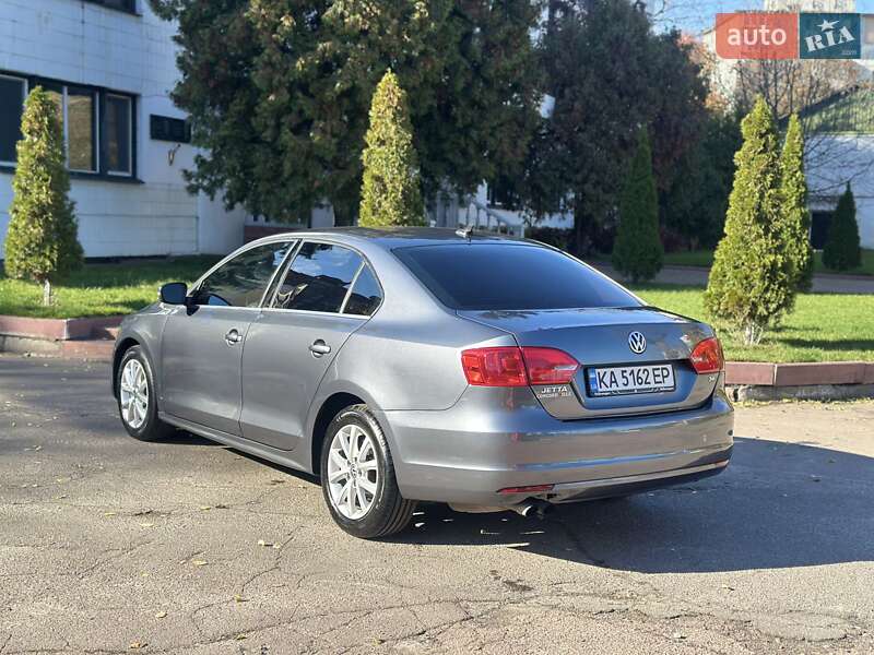 Седан Volkswagen Jetta 2013 в Киеве