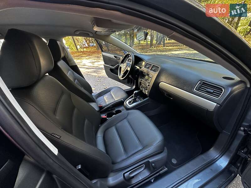 Седан Volkswagen Jetta 2013 в Киеве
