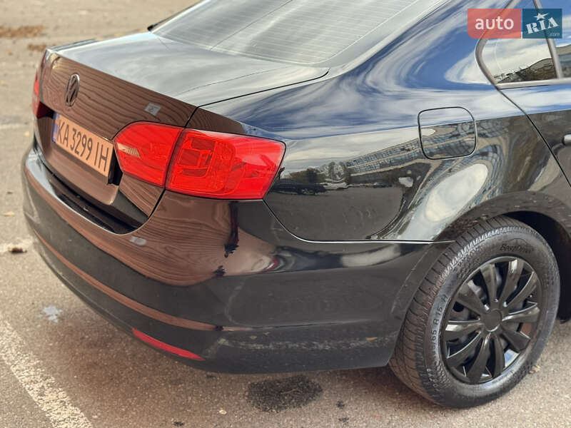 Седан Volkswagen Jetta 2013 в Киеве фото 6 Седан Volkswagen Jetta 2013 в Киеве