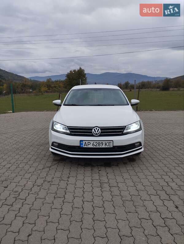 Седан Volkswagen Jetta 2016 в Сваляві