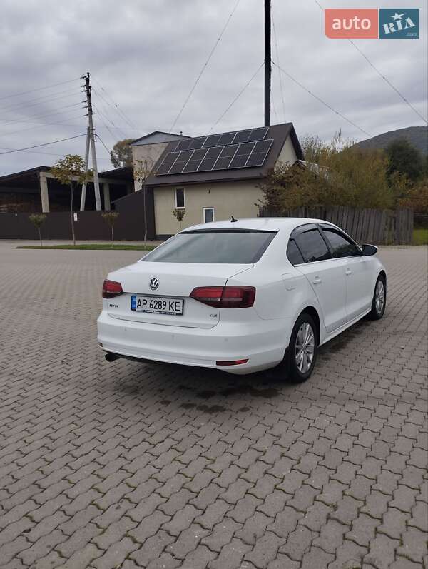 Седан Volkswagen Jetta 2016 в Сваляві