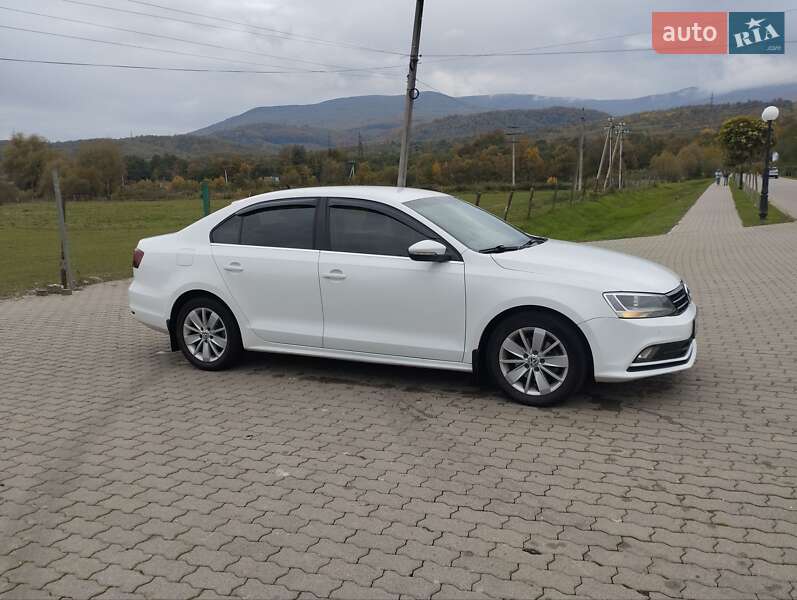 Седан Volkswagen Jetta 2016 в Сваляві