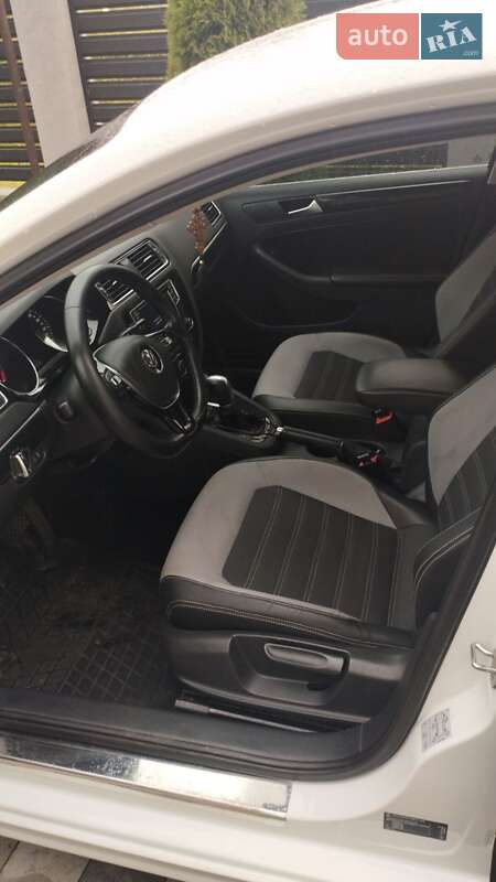 Седан Volkswagen Jetta 2016 в Сваляві